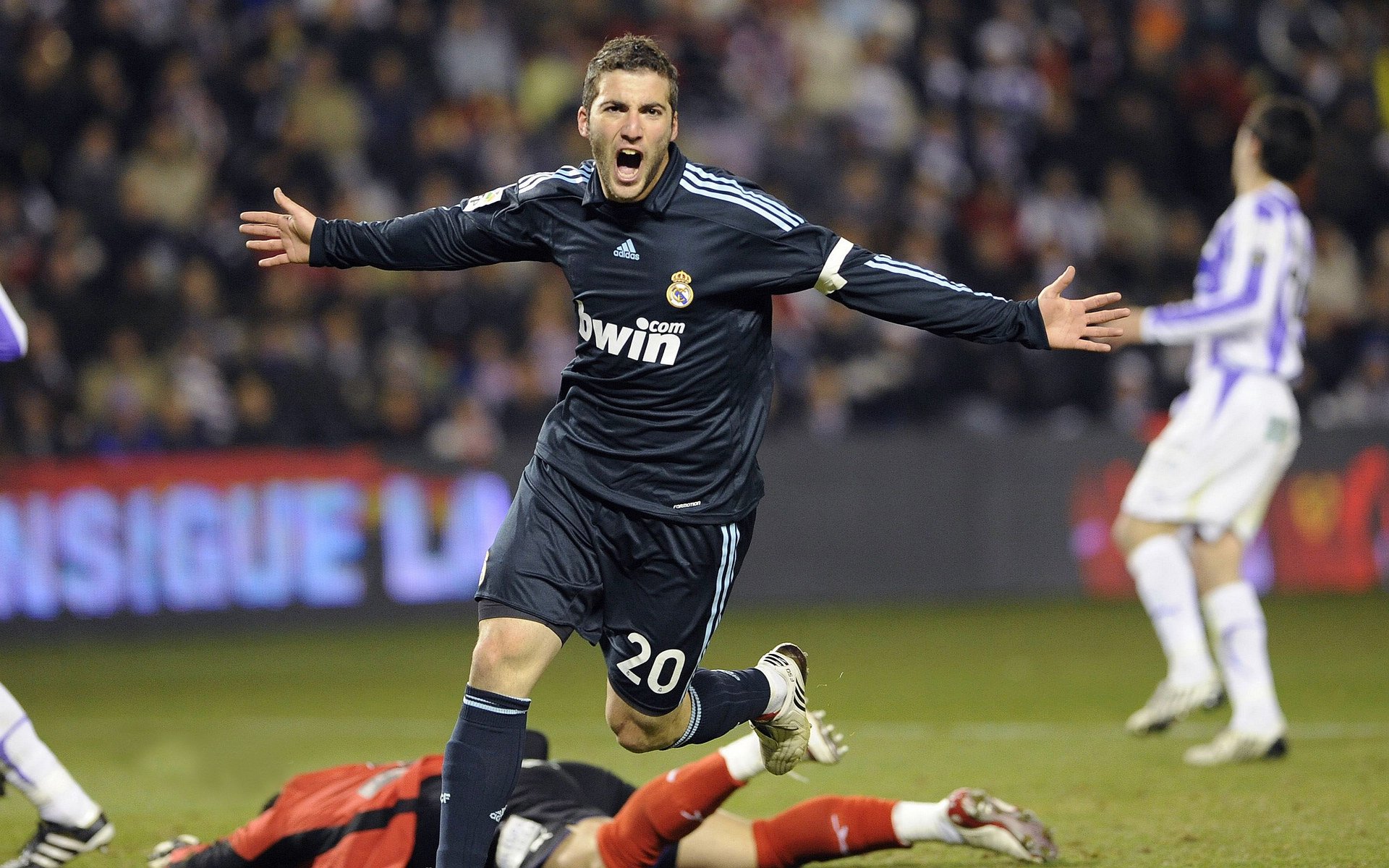 体育赛事热情高涨,球迷热血沸腾,体育赛事热度