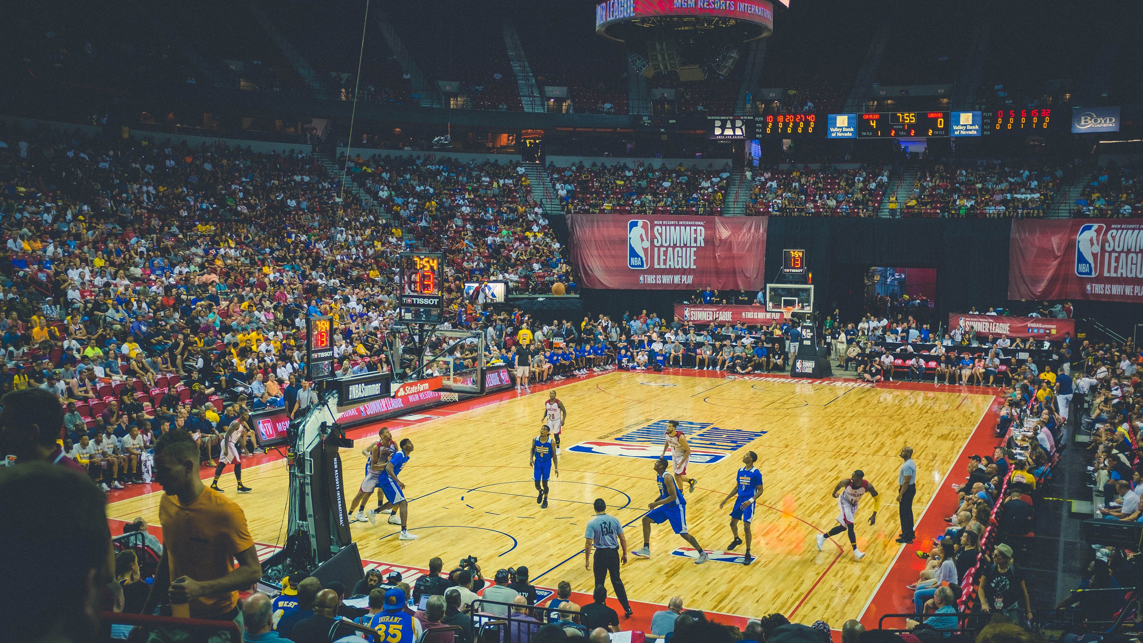 电竞直播平台内容生态建设及优质内容激励机制,电竞比赛直播产业