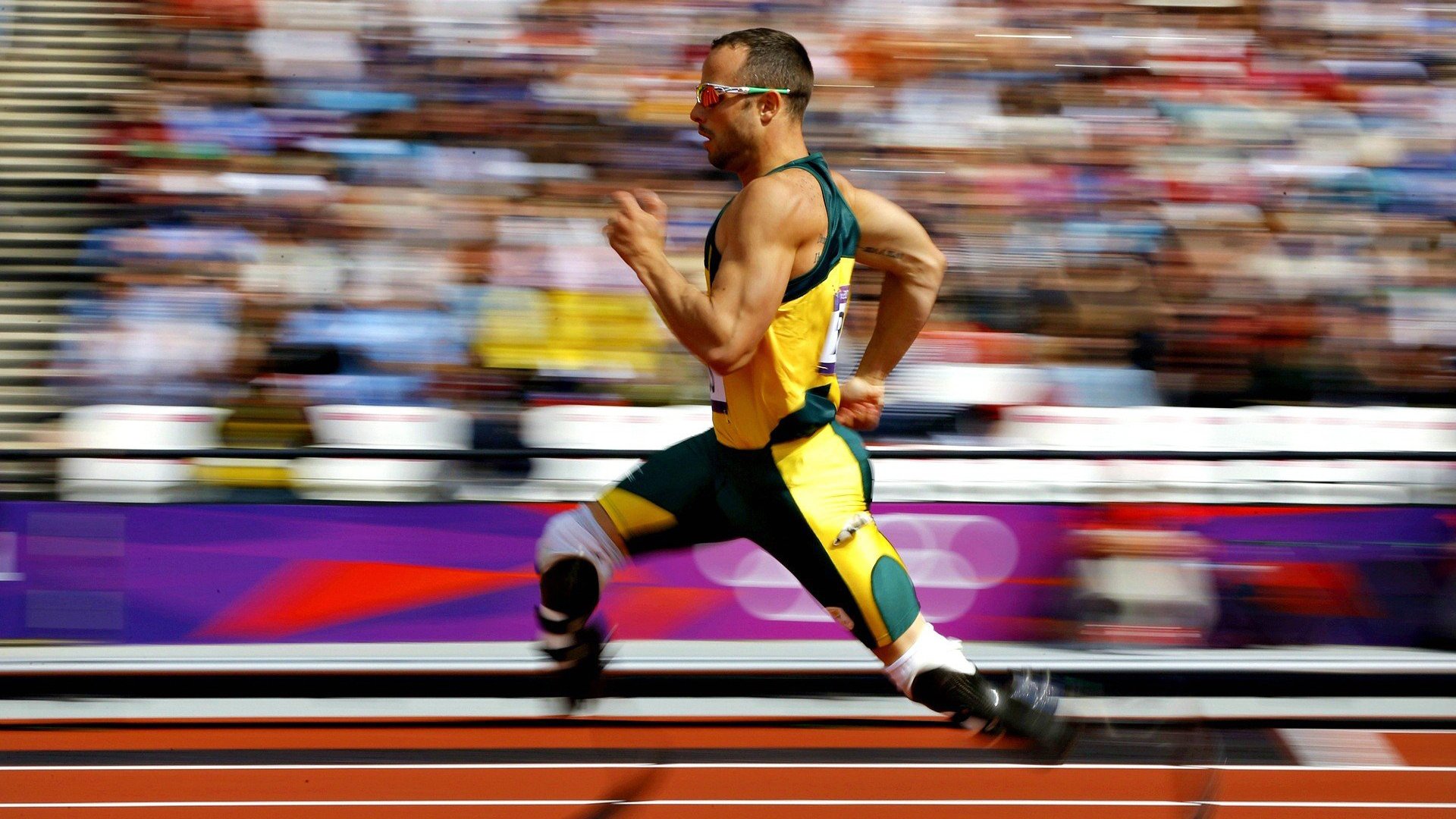 主场气氛热烈是否会干扰客队罚球，足球比赛主场客场是什么意思